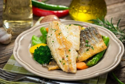 Fresh & Chilled - Seabass (Barramundi) Whole Cleaned & Gutted, IVP (500g) +-